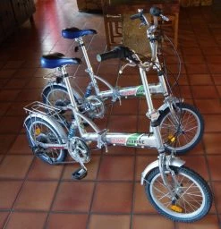 Lot De Deux Petit Vlos Pliables Blanc Marine