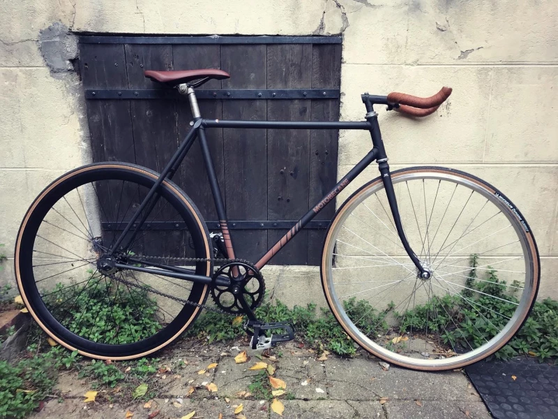 Magnifique Pignon Fixe Motobecane (entirement Rnov) 3 Magnifique Pignon Fixe Motobecane (entirement Rnov)